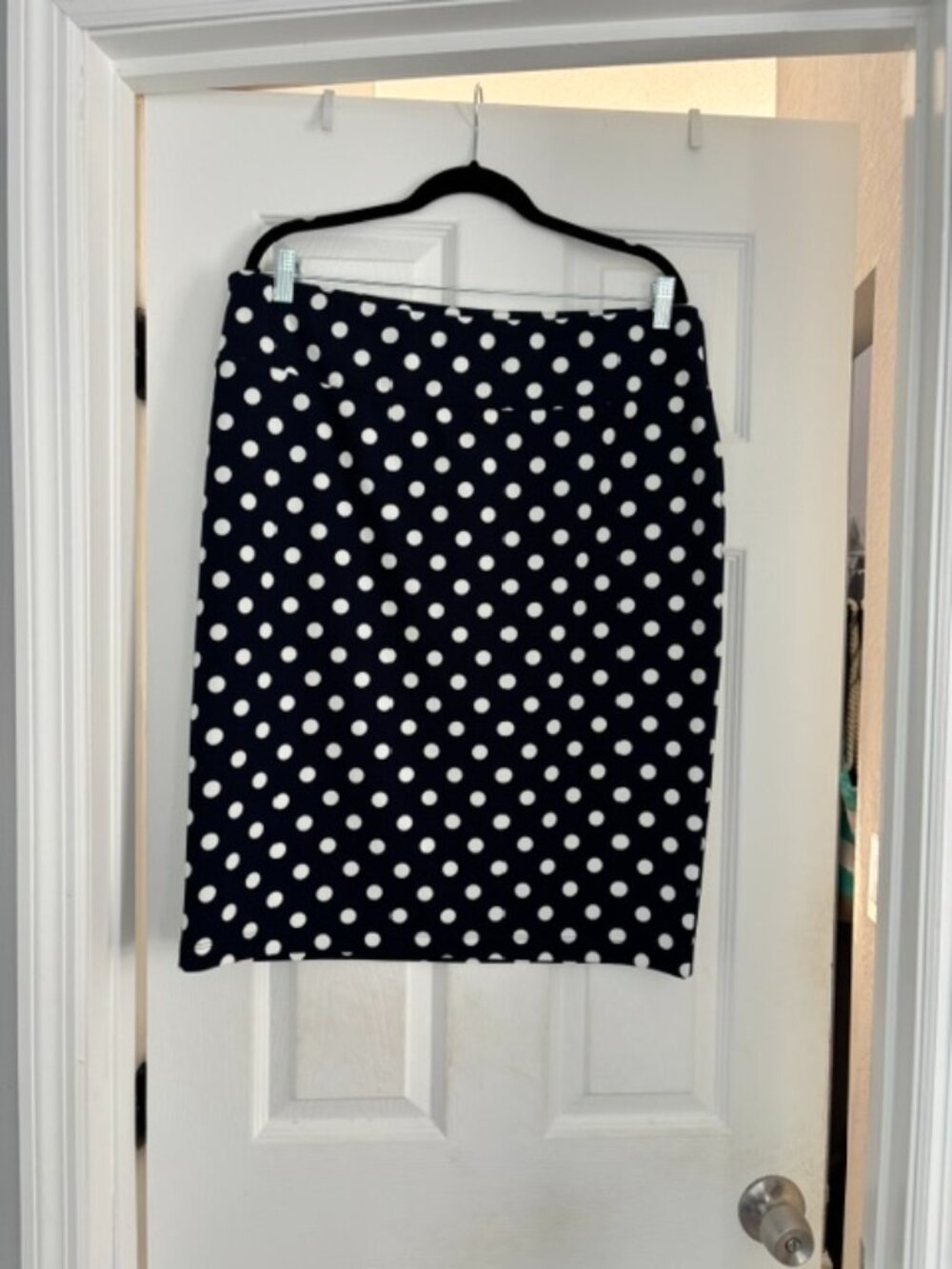 ⚪ Monroe and Main Navy Blue & White Polka Dot Pencil Skirt – Size XL ⚪